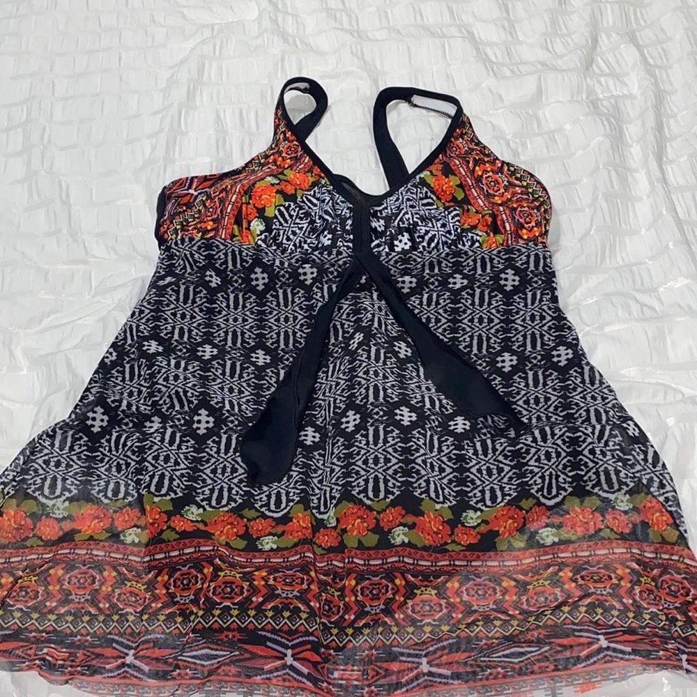 Woman’s one piece bathing suit. Size large NWOT